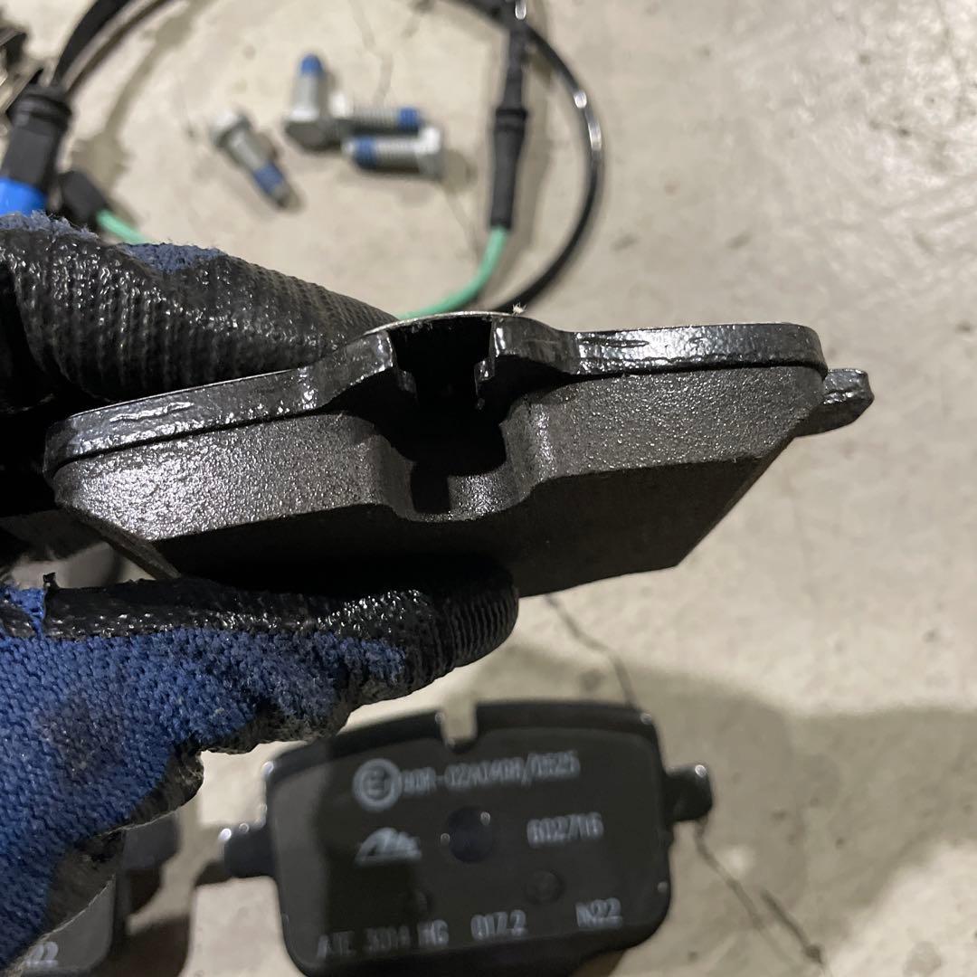  G11  740iMスポーツ　リアブレーキパッド