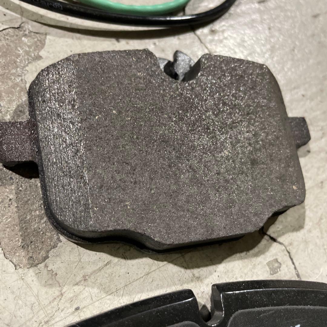  G11  740iMスポーツ　リアブレーキパッド