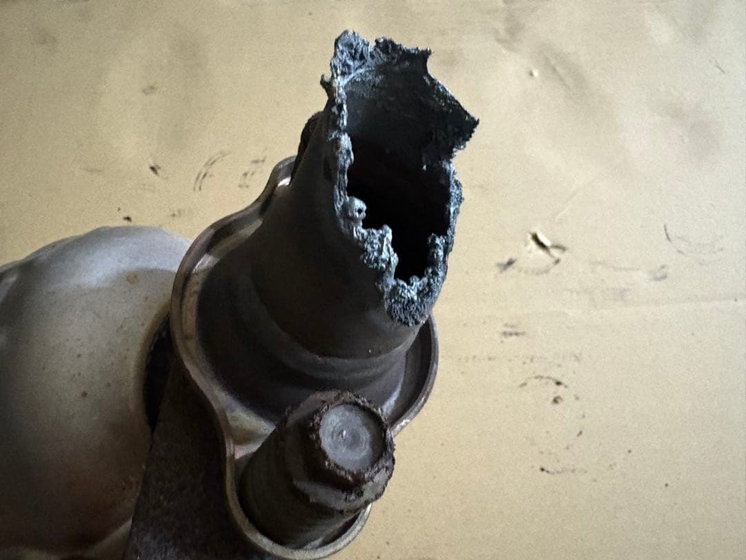 スズキ純正 エキマニ 85G-C08 触媒 素材として