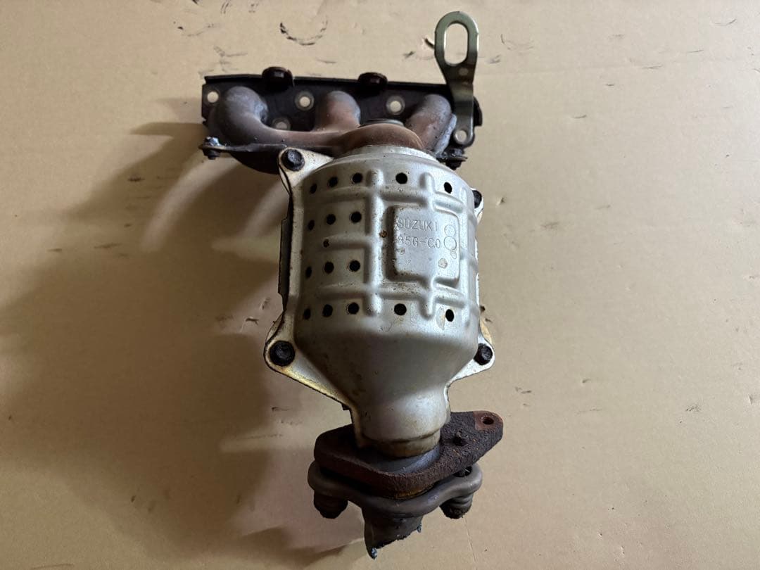 スズキ純正 エキマニ 85G-C08 触媒 素材として