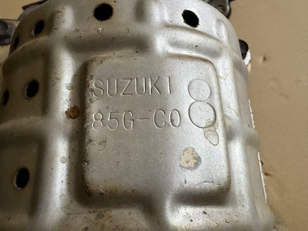 スズキ純正 エキマニ 85G-C08 触媒 素材として