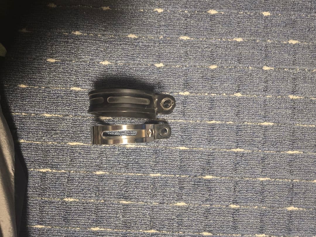 MAVERIK カーボンマフラー