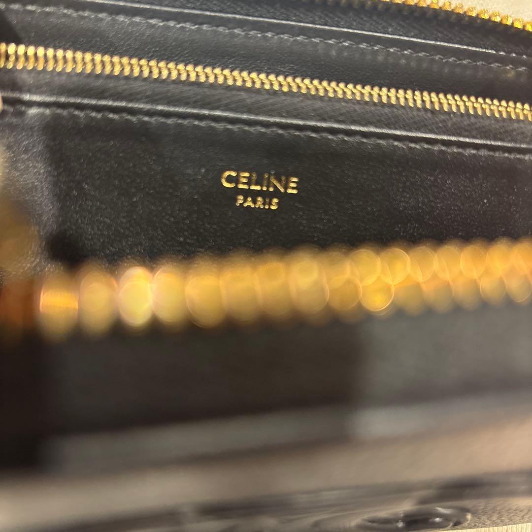 ブラックレザー 長財布 ロゴ入り