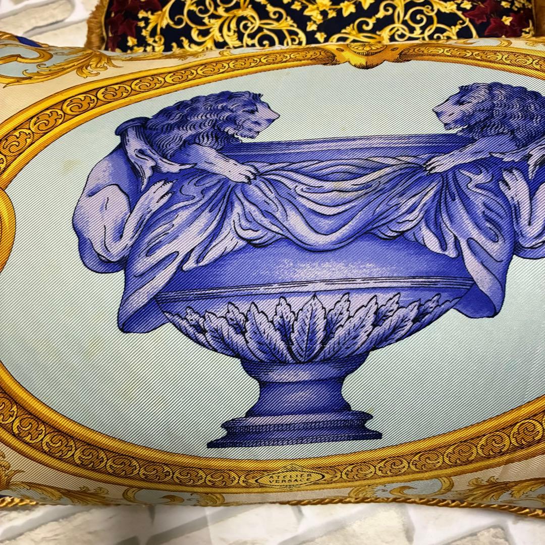 ヴェルサーチ シルク クッションセット