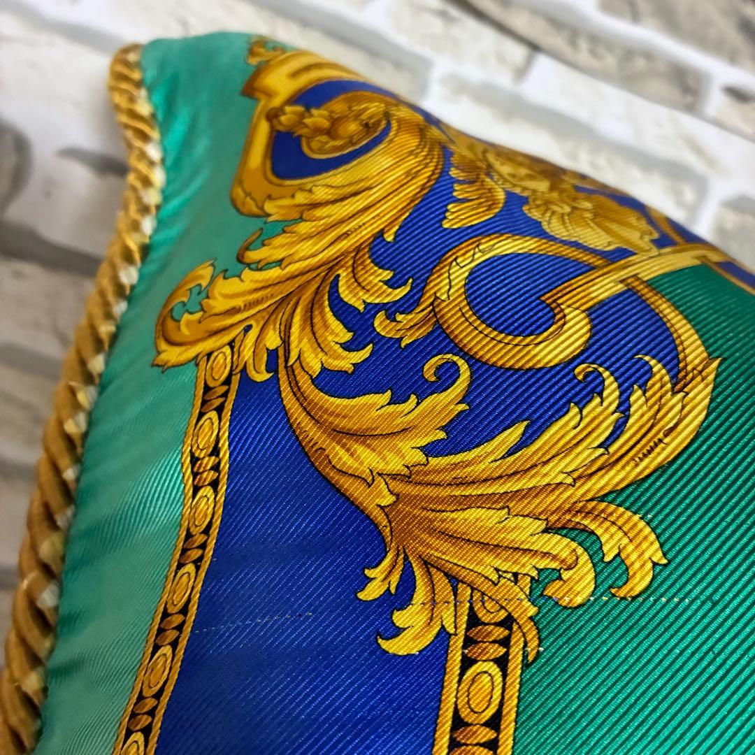 ヴェルサーチ シルク クッションセット