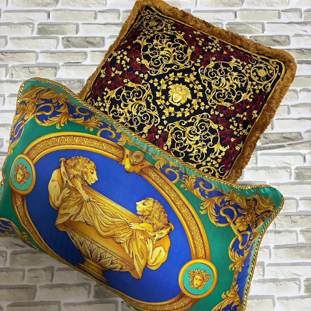 ヴェルサーチ シルク クッションセット