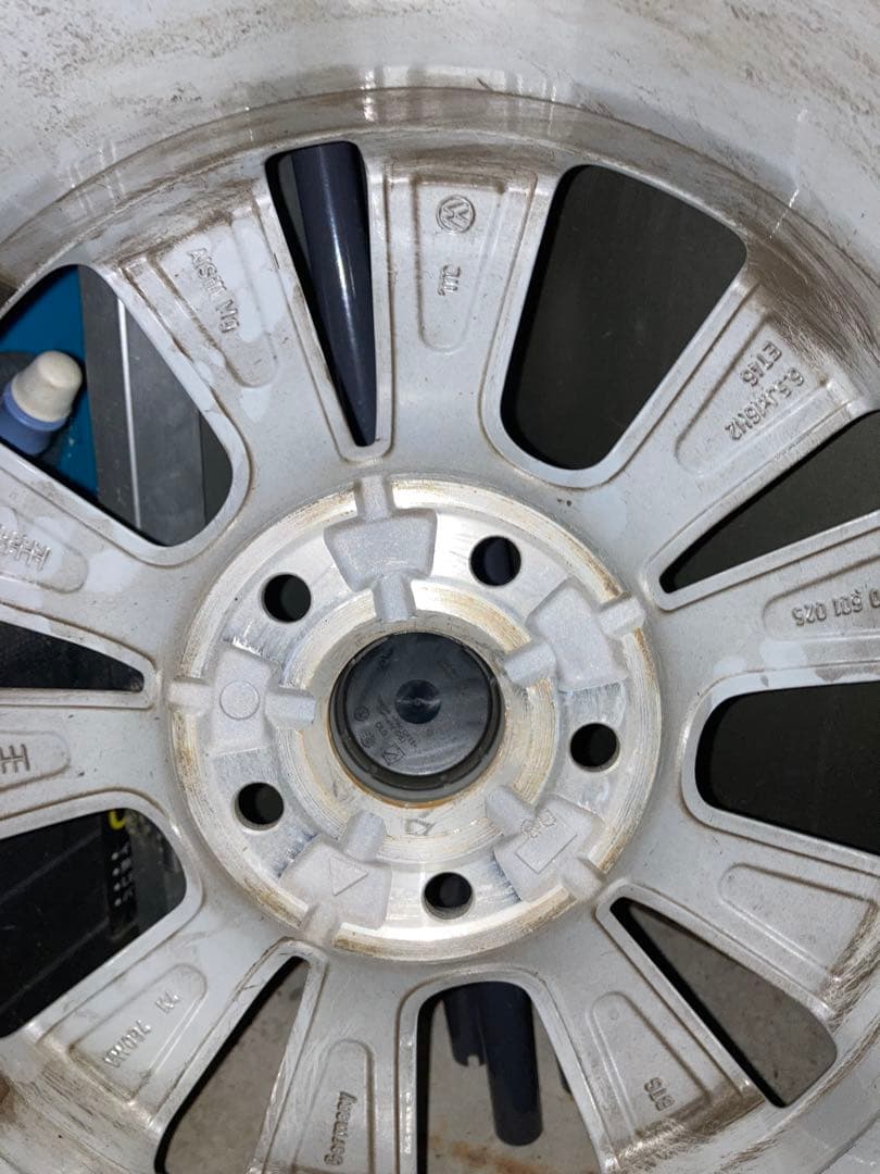 フォルクスワーゲン ゴルフ7 冬用スタッドレスタイヤホイール4本セット