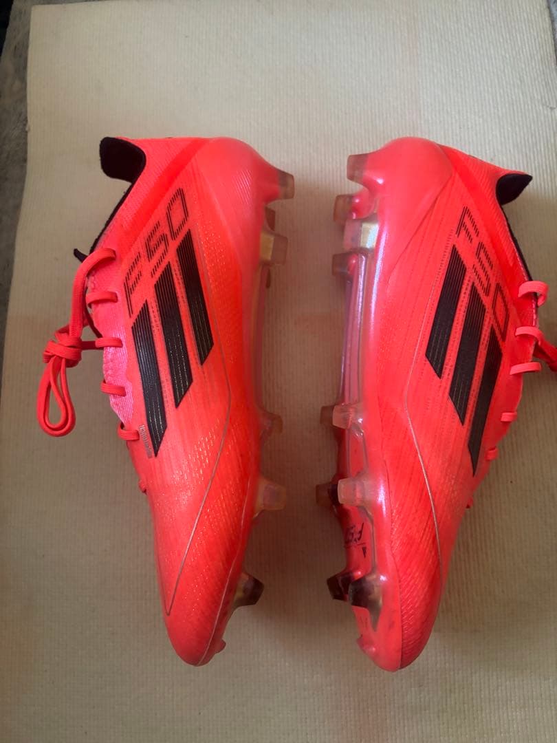 アディダス　サッカースパイク　f50 fg ピンク
