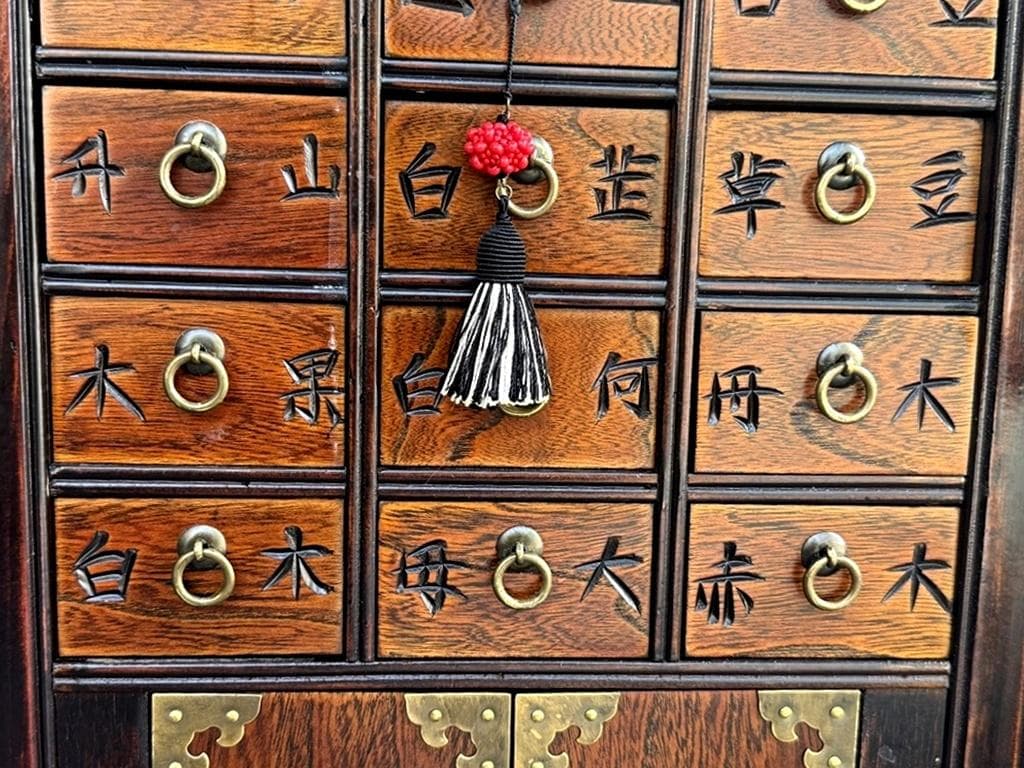 売約済み　李朝　薬箪笥　時代箪笥　引き出し１８杯