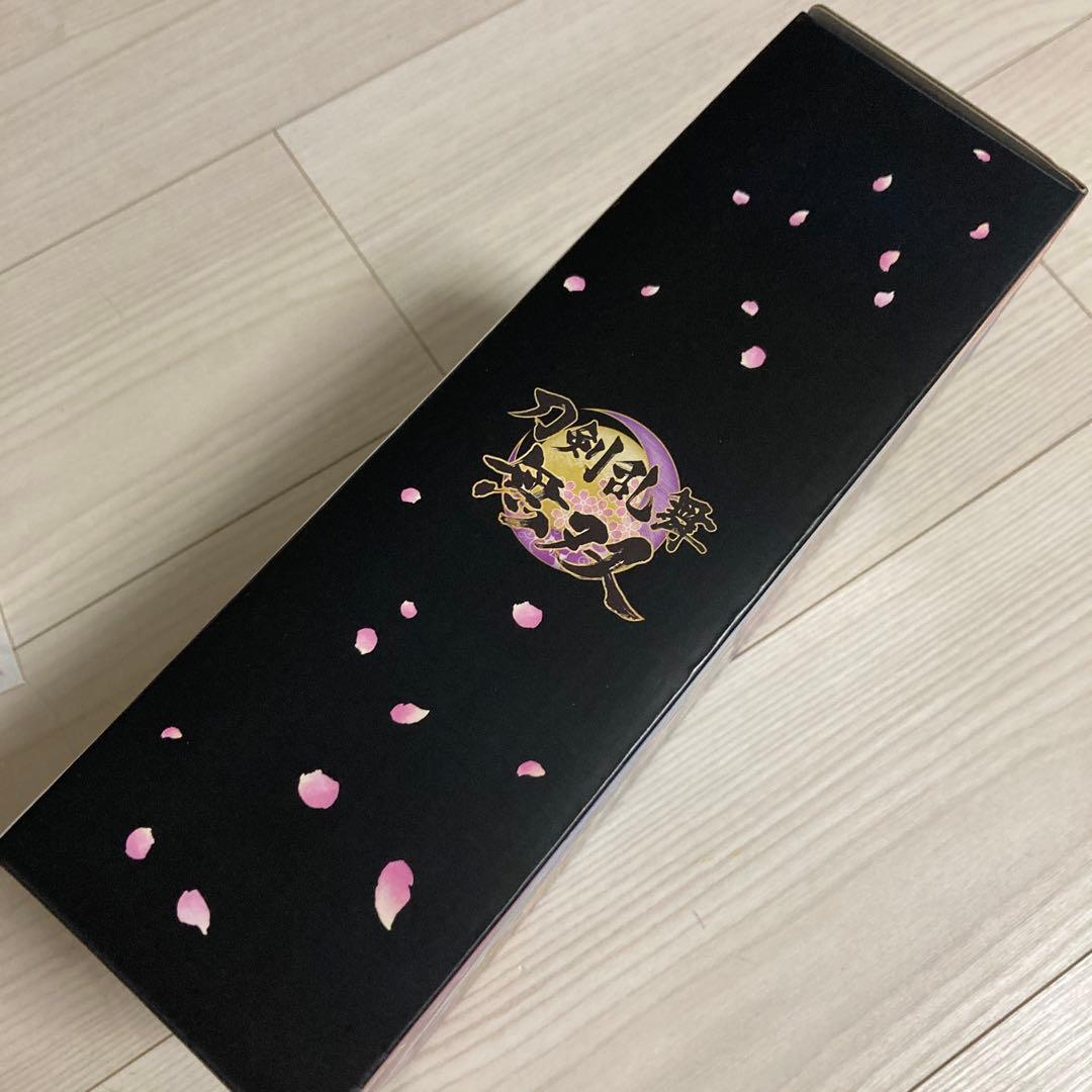 【新品・未開封Switch】刀剣乱舞無双 限定版　オリジナルスキンシール付き