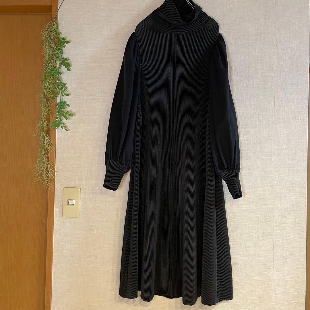 SPECCHIO ボリューム袖　Aラインワンピ　シャトルプリーツ　ドッキング