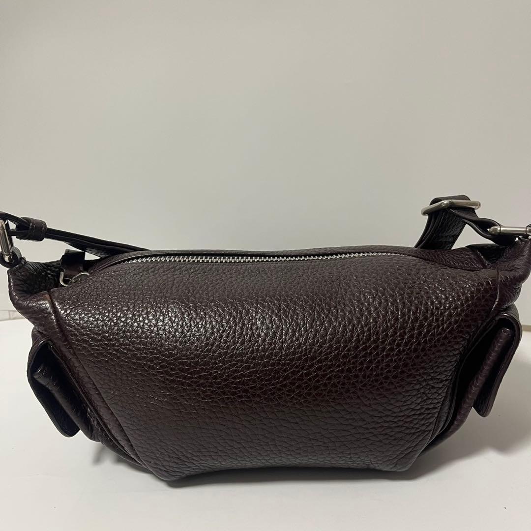 ✨未使用保管品✨　EMPORIO ARMANI ショルダーバッグ　レザー