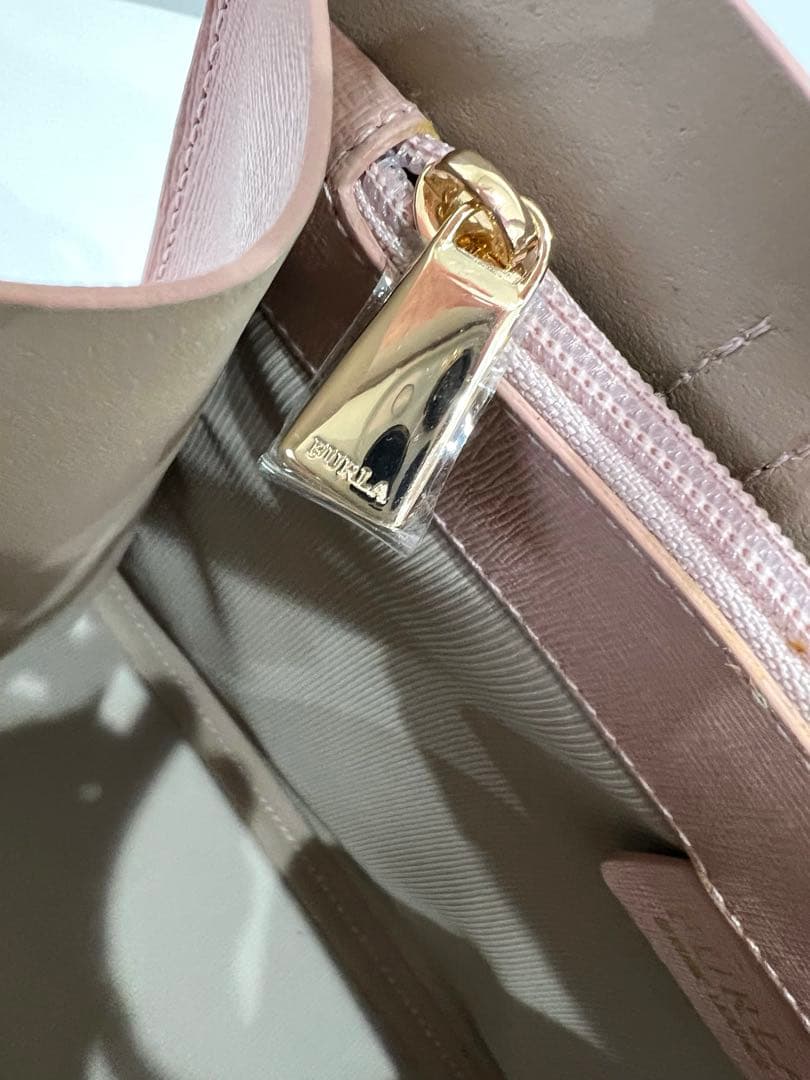 【美品】FURLA ピンク サリートートバッグ S チャーム付き