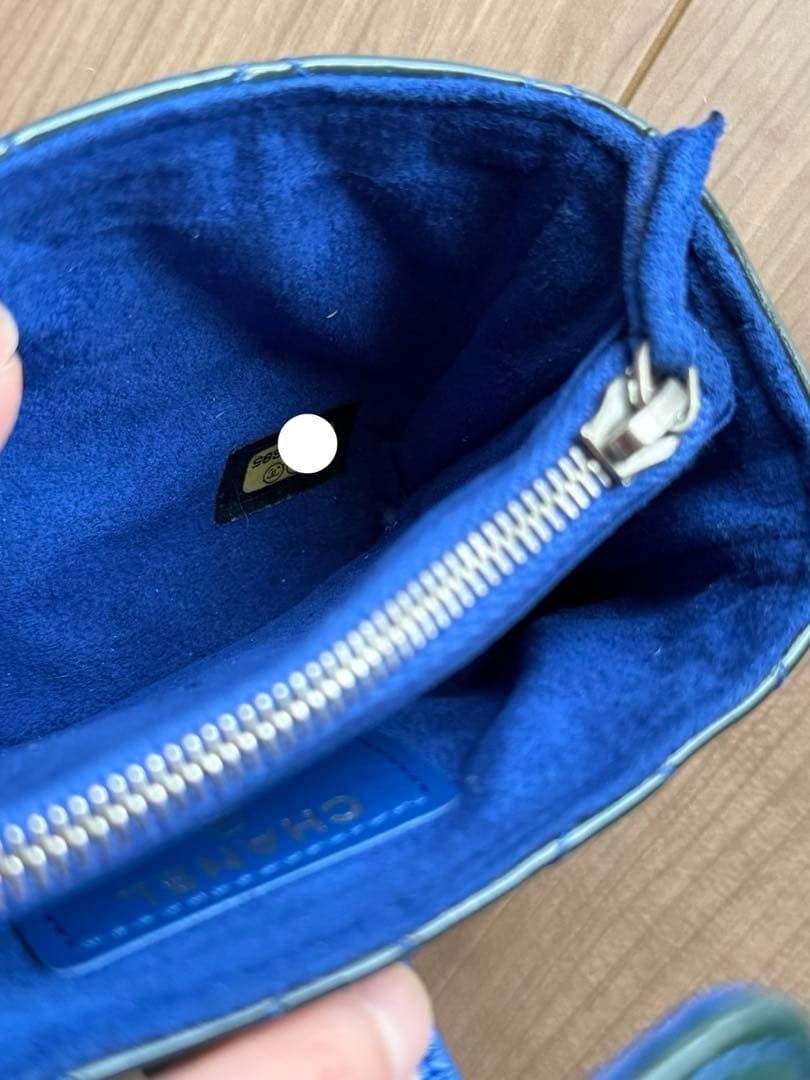 黒まめ※シャネル カードケース/キルティング　パテントレザー ブルー