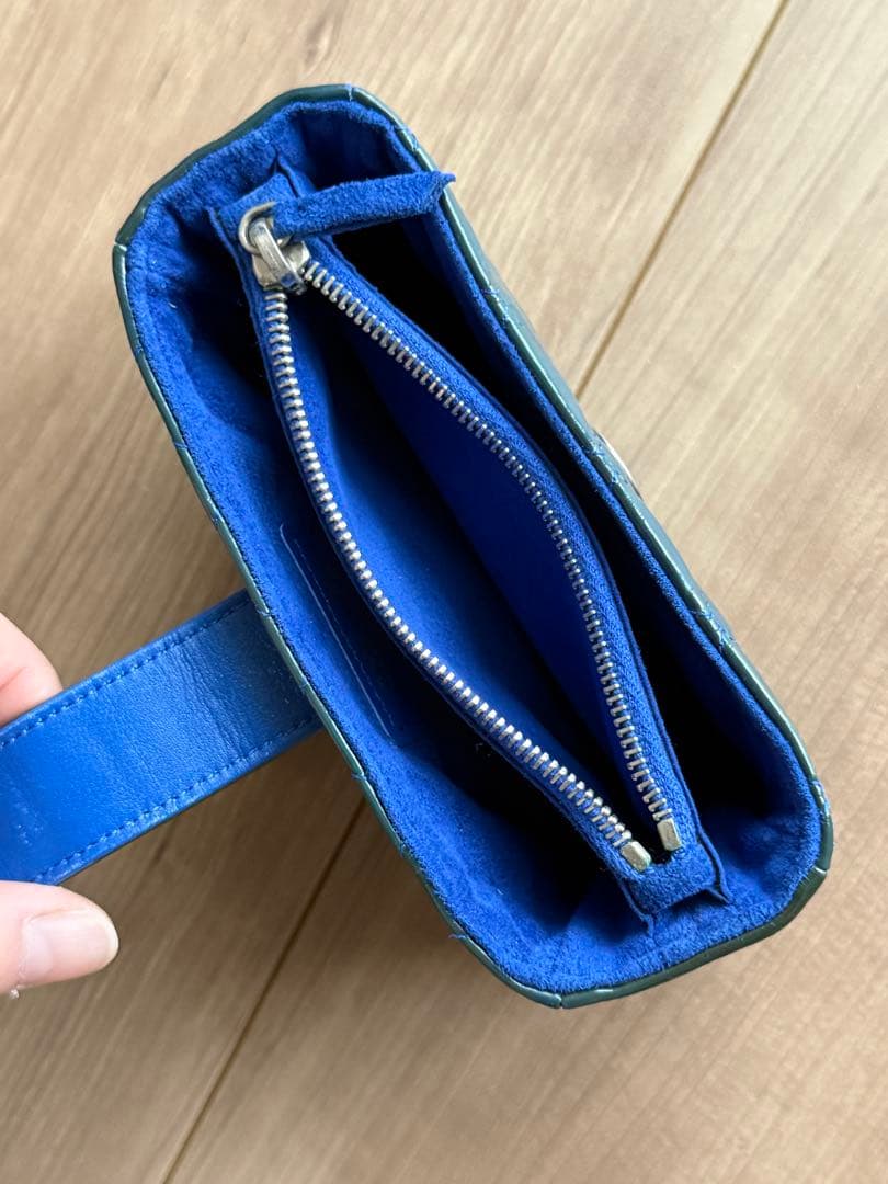 黒まめ※シャネル カードケース/キルティング　パテントレザー ブルー