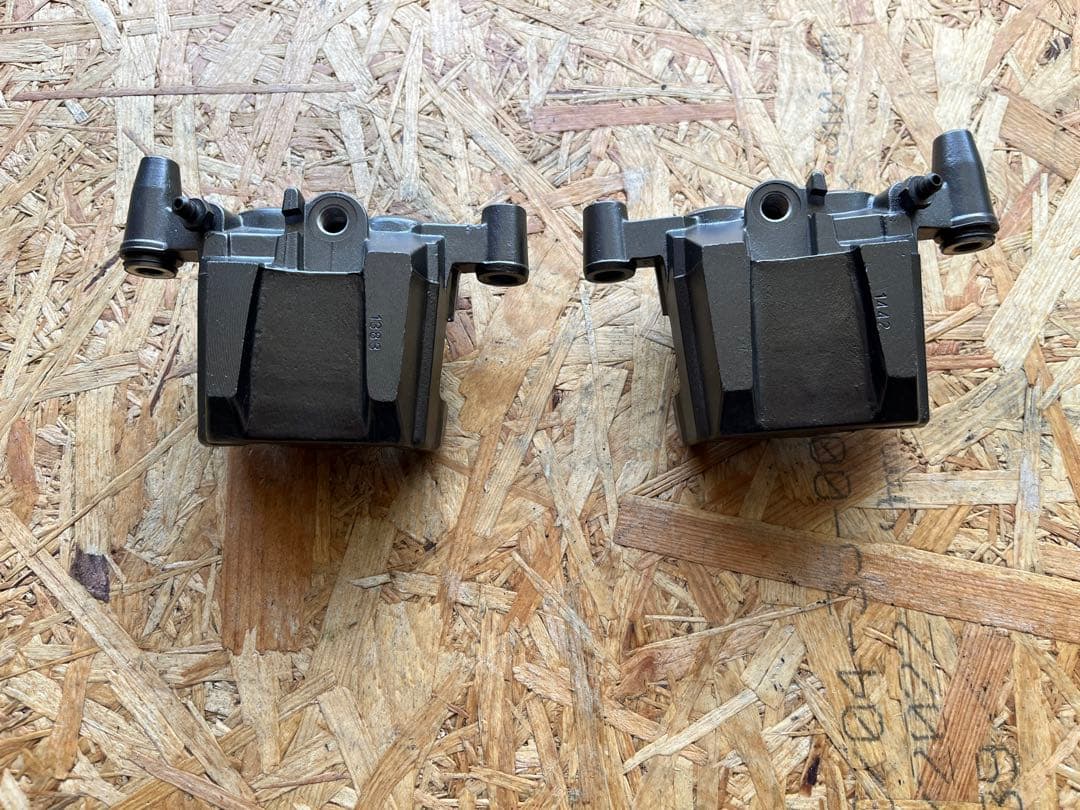 ゼファー400 左右キャリパー 純正ピストンシール交換済み 送料込み