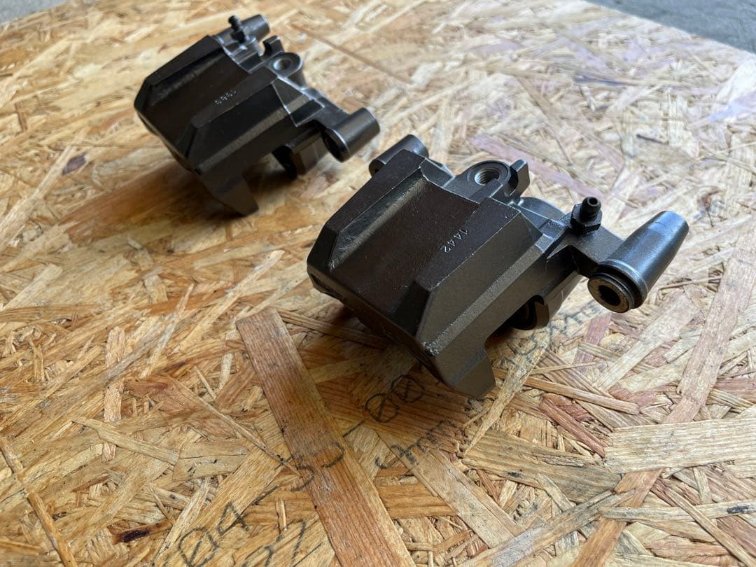 ゼファー400 左右キャリパー 純正ピストンシール交換済み 送料込み