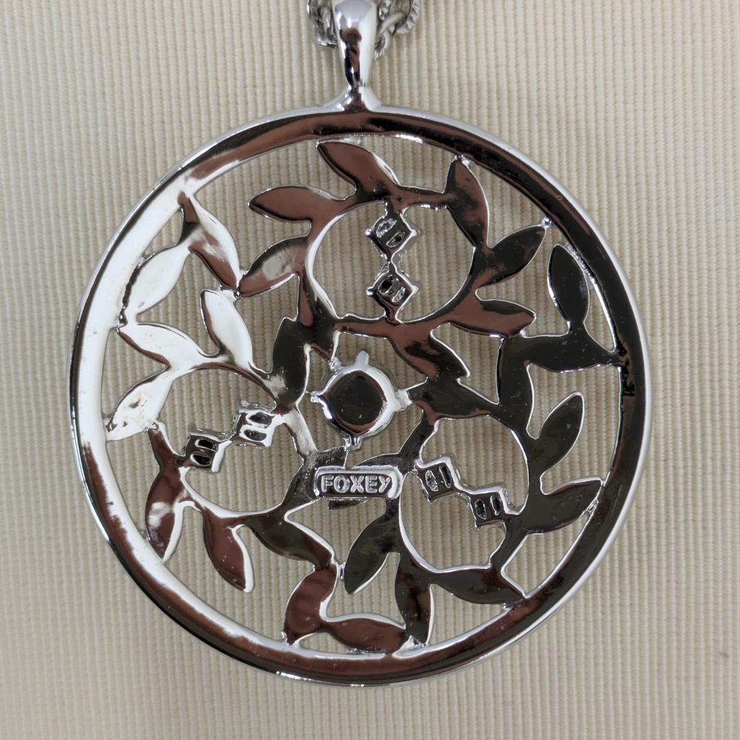 FOXEYのネックレス　「Crystal Moon」　未使用品です。