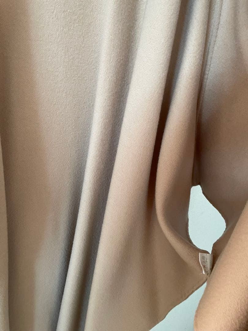 FOXEY ベージュ ポンチョ