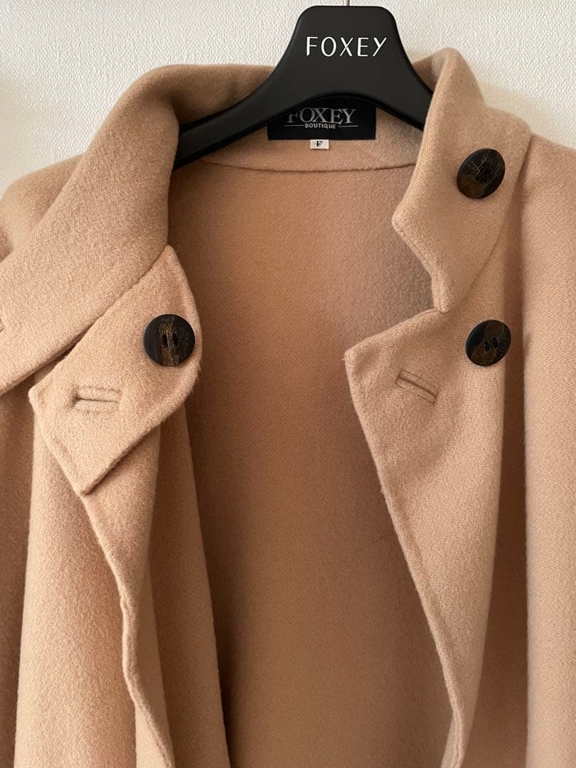 FOXEY ベージュ ポンチョ