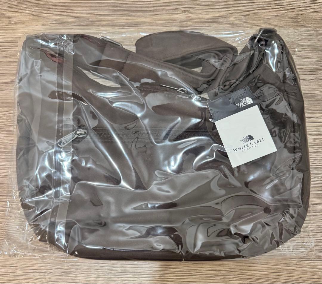 【韓国限定】ザノースフェイス　ホーボーバッグ　ブラウン スウェード　SD