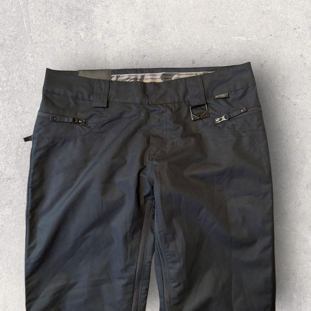 【オークリー】スキー　スノボーパンツ　M 黒　刺繍ロゴ　11年製　希少品　k