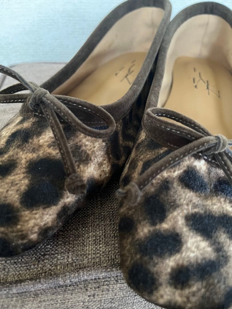 LE TALON スクエアベルベットバレエ　ヒョウ柄25.0cm