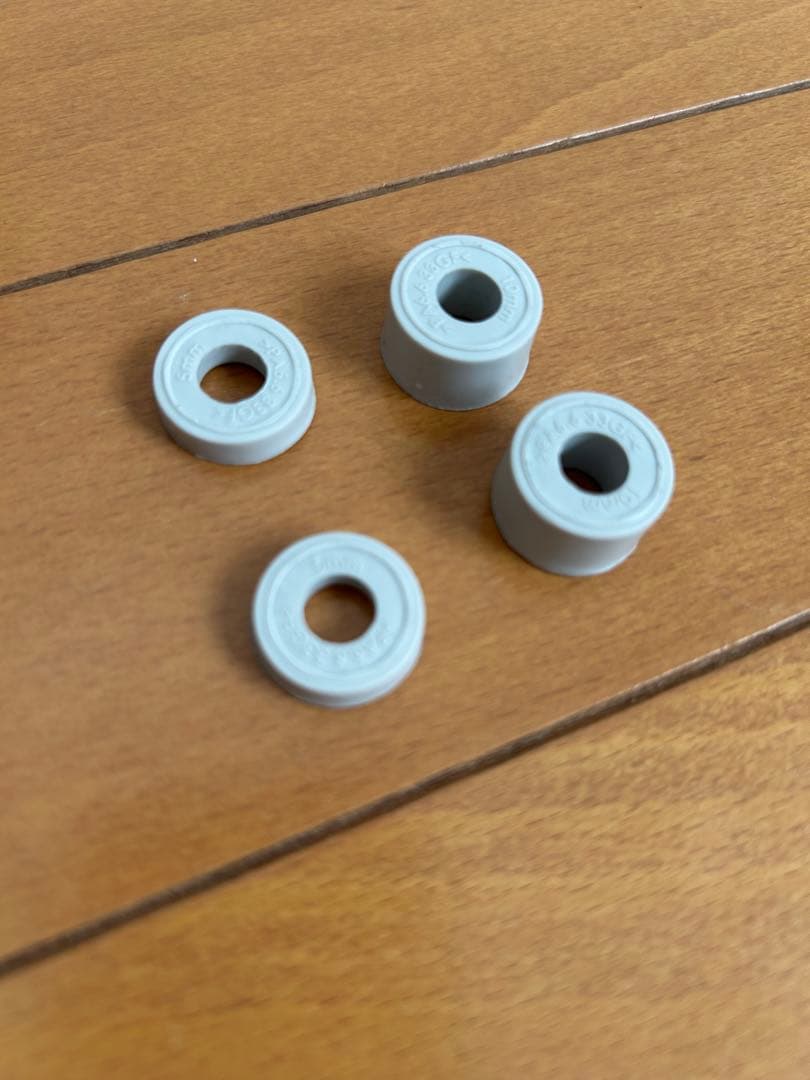 IKEA UPPLEVA テレビ 壁掛け 金具　（イケア）