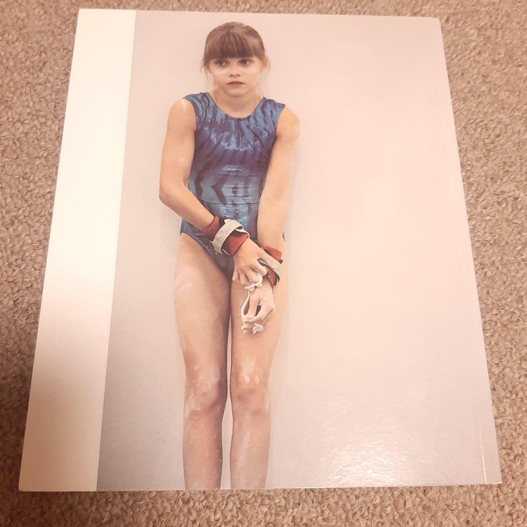 アート・デザイン・音楽 One More Minute for Courtney, Please