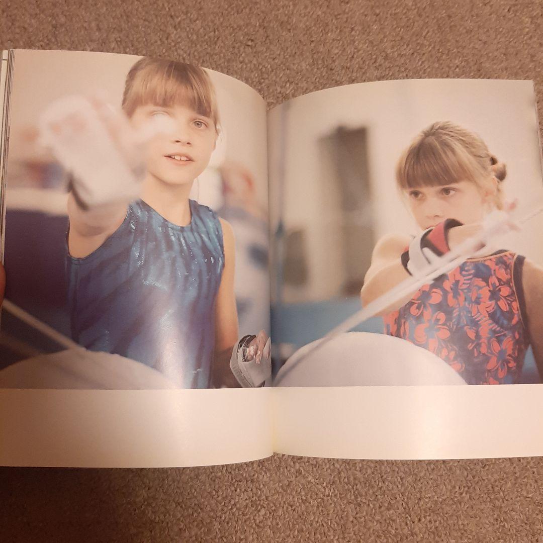 アート・デザイン・音楽 One More Minute for Courtney, Please