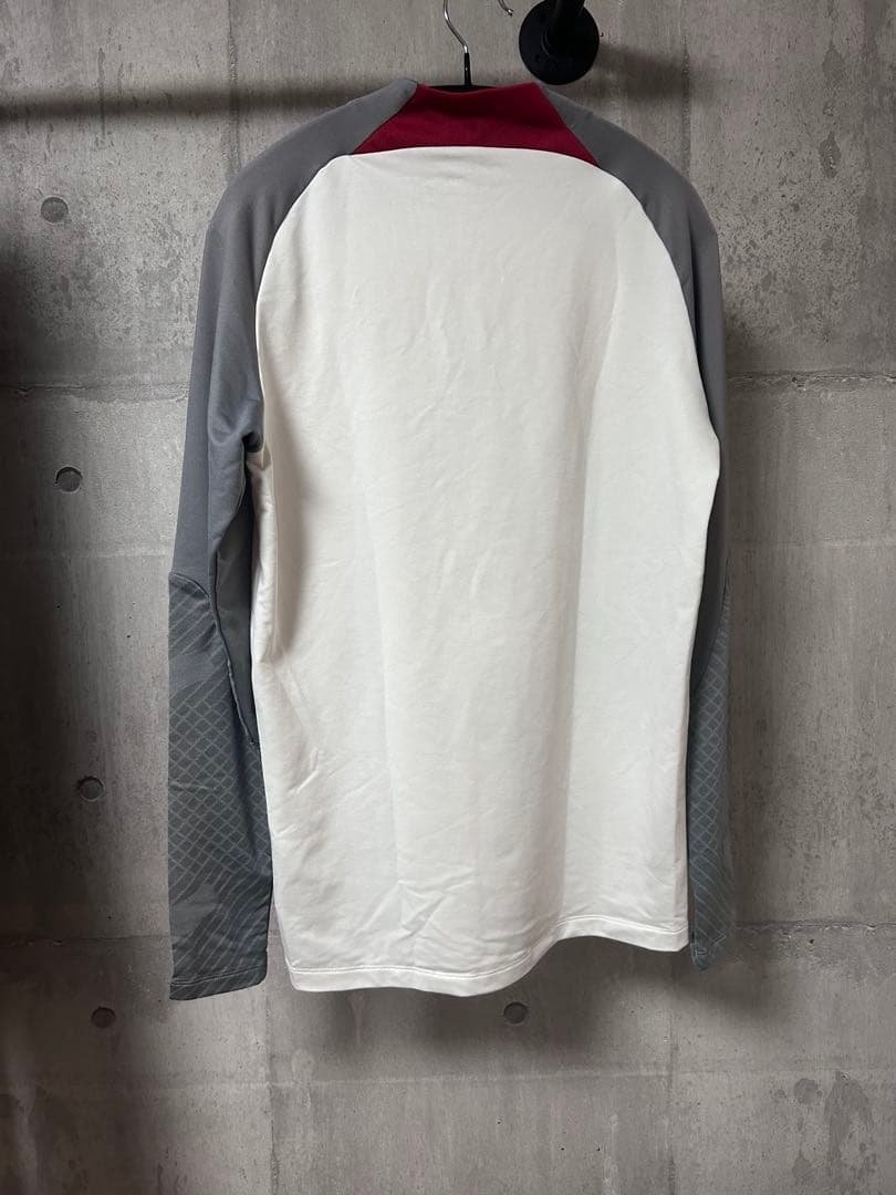 リヴァプール │ トレーニングウェア 21-22