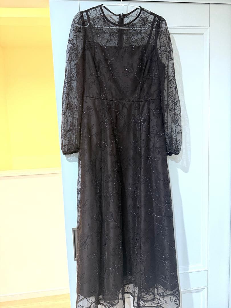 AIMER スパンコール刺繍 ロングスリーブドレス 結婚式　お呼ばれ　ドレス