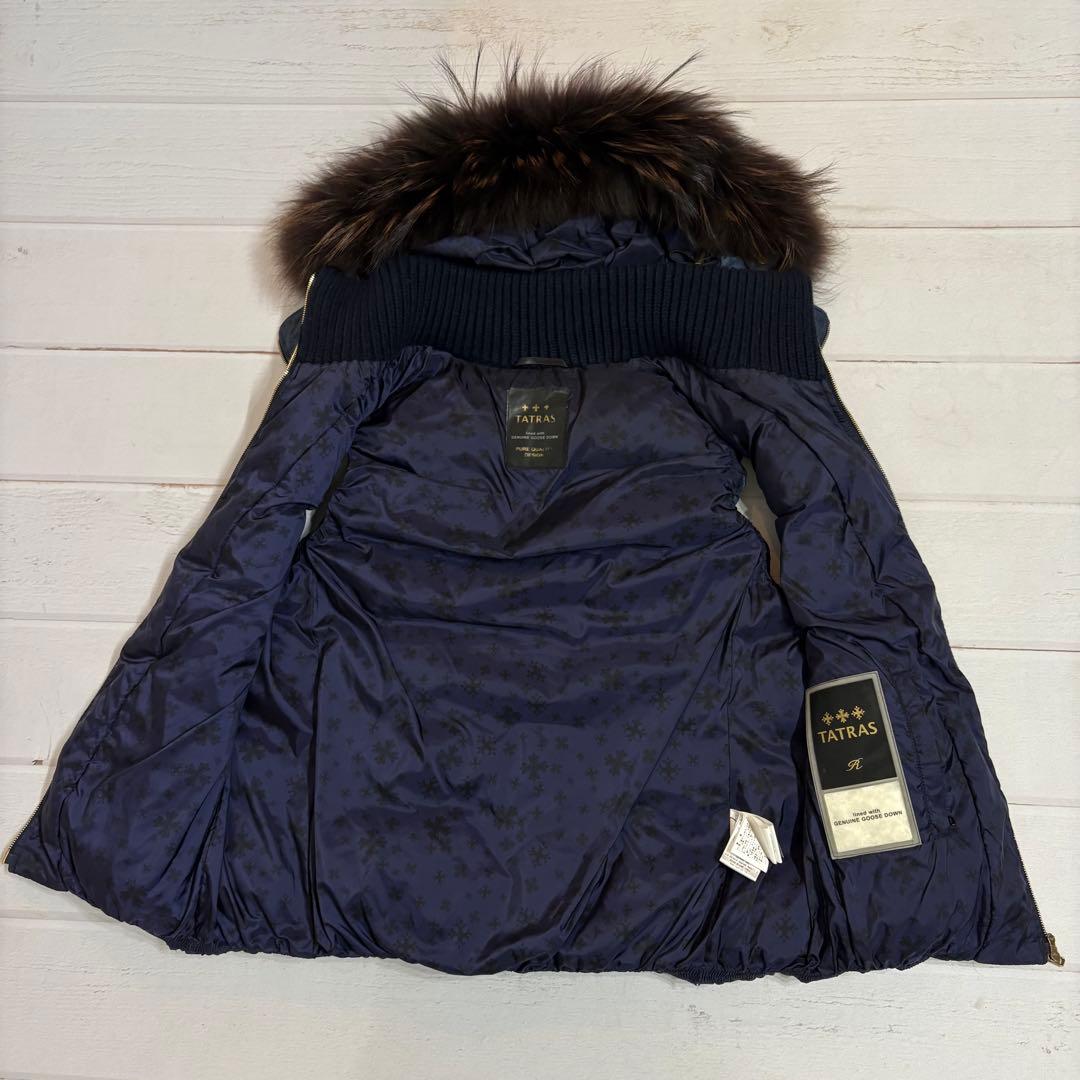 極美品✨タトラス ダウンベスト ラクーンファー フード 総柄 ネイビー 4 XL