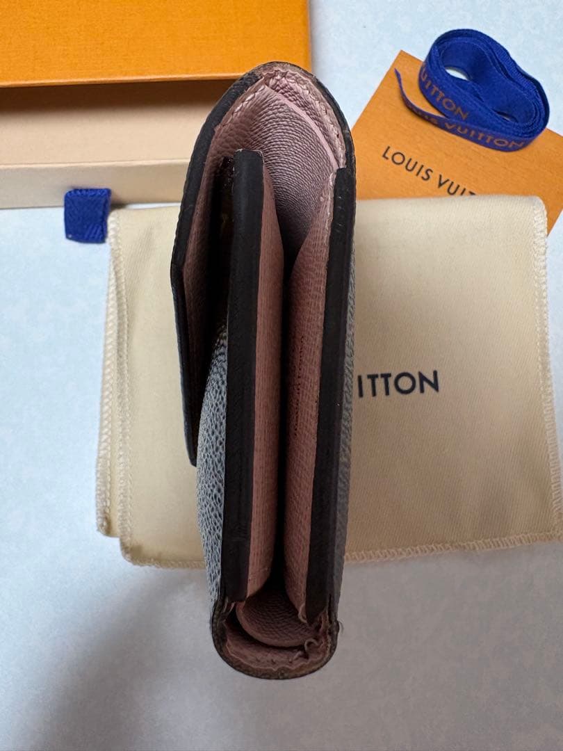 LOUIS VUITTON 三つ折り財布 ポルトフォイユヴィクトリーヌ