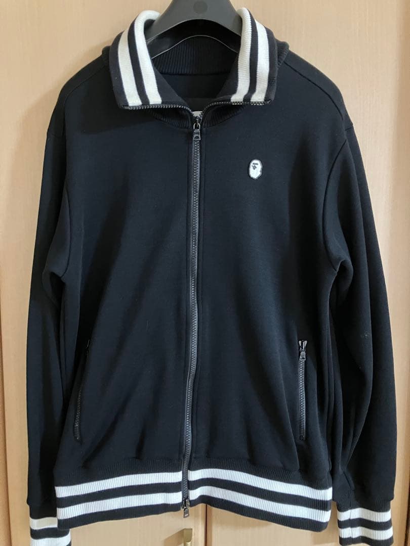 エイプ ストライプ付きジップアップジャケット ジャージ ブラック