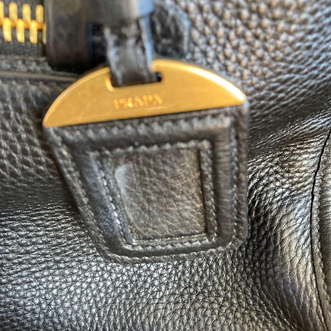 PRADA ブラックレザートートバッグ