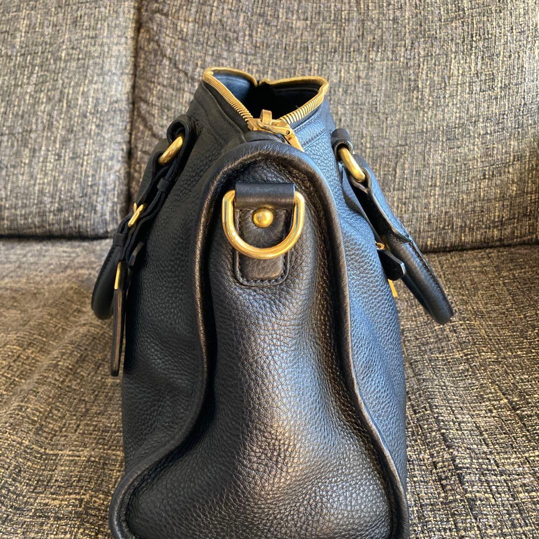 PRADA ブラックレザートートバッグ