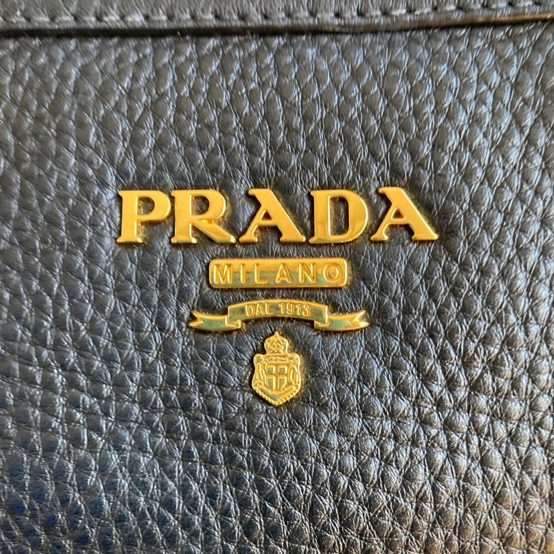 PRADA ブラックレザートートバッグ