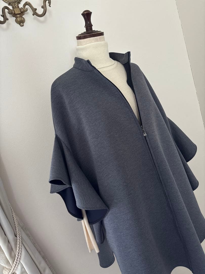 美品CHOUSONNETTEシューソネット　フリルデザイン　ポンチョ　コート