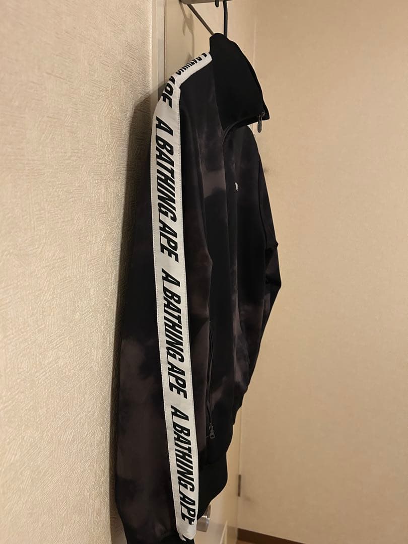 r*9様 BATHING APE トラックジャケット黒 スモーク柄ラインジャージ