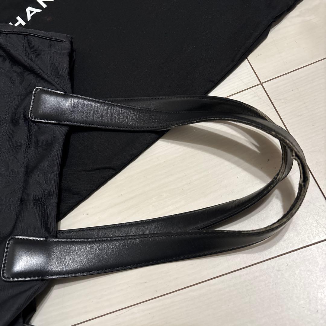 シャネル　ニュートラベルライン　トートバッグ　黒　CHANEL巾着付き