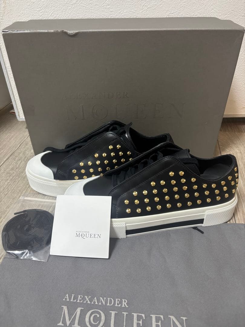 アレキサンダー・マックイーン スタッズ付きプラットフォームスニーカー 24