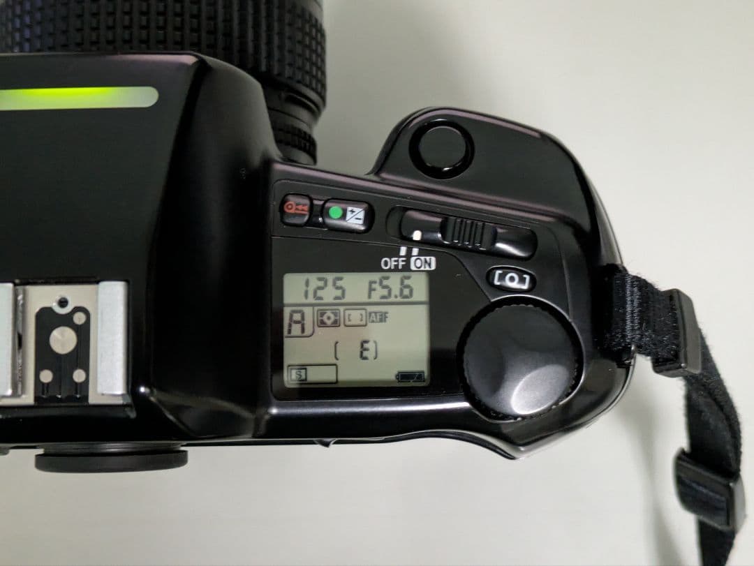 Nikon F90X　MB-10 AF28-70mm 付