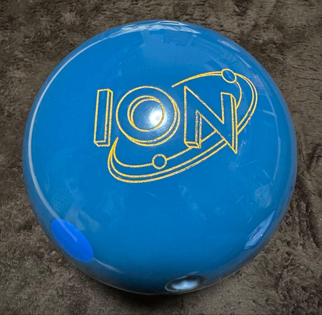 ボウリング　storm アイオンプロソリッド　16p