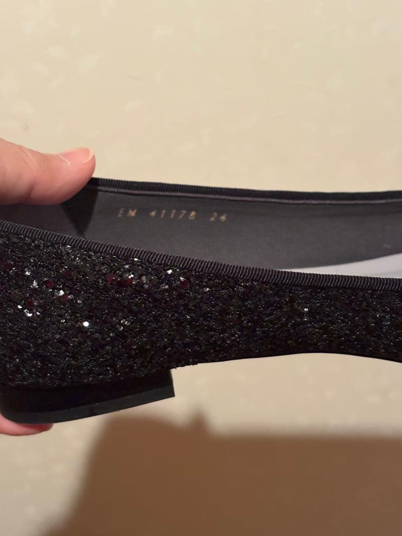 DIANA ブラック ポインテッドトゥシューズ