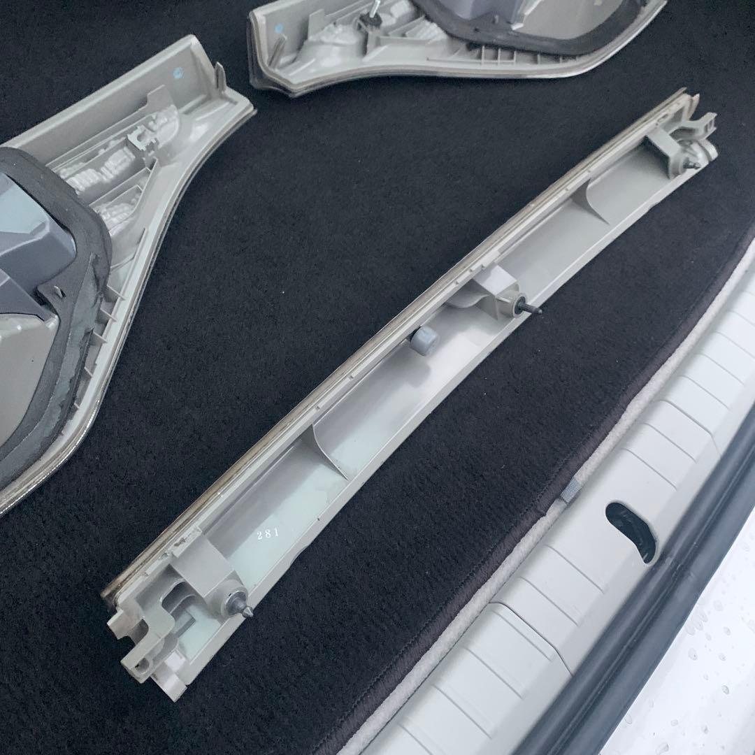 トヨタ　エスティマ　中期　ハイブリッド　AHR20 純正リアテールランプ　中古品