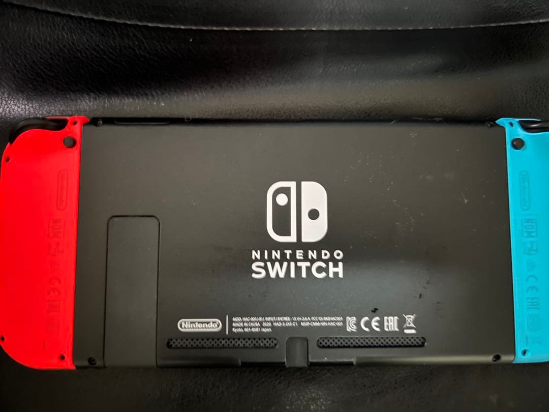 Nintendo Switch 本体 + プロコンなど付属品付き