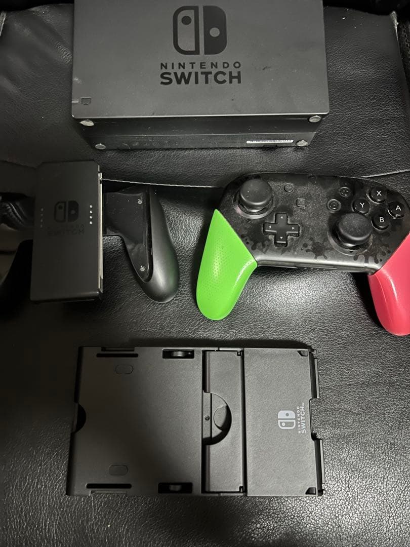 Nintendo Switch 本体 + プロコンなど付属品付き