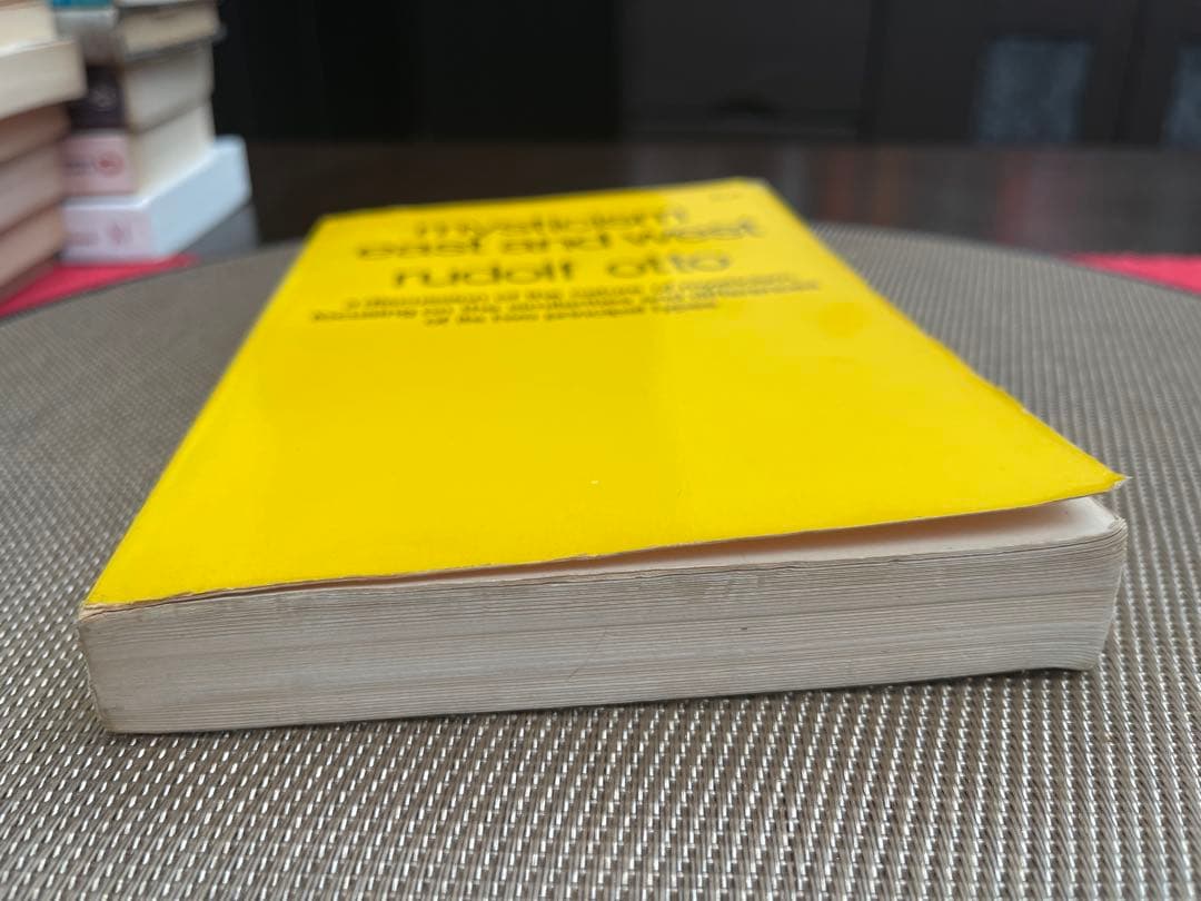 洋書 mysticism east and west