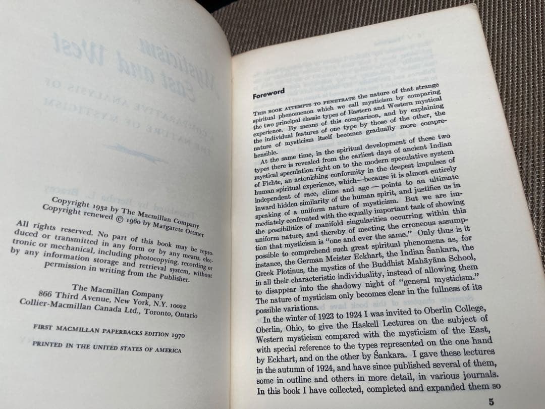 洋書 mysticism east and west